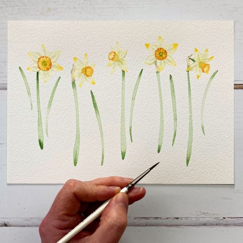 Paint translucent watercolour daffodils with me in my new painting tutorial. Golden daffodils, watercolor daffodils, spring art. #easywatercolorpaintings #simpledaffodilpainting #painting #watercolor #watercolour #daffodils #watercolourtutorial #spring Watercolor Daffodils, Daffodil Art, Golden Daffodils, Watercolor Painting Easy, Easter Paintings, Watercolor Flowers Tutorial, New Painting, Watercolor Paintings Easy, Watercolor Flower Art