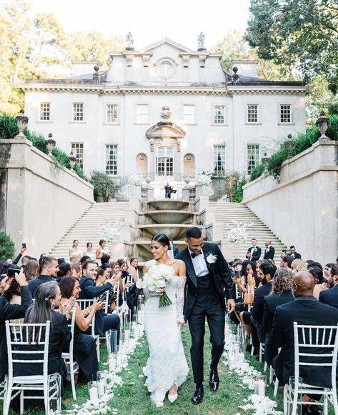 Mr. & Mrs. Pinto An elegant black tie wedding at the Atlanta Swan House. Camila and Gabriel it was an honor to capture such a humble and… | Instagram Black Swan Wedding, The Swan House Atlanta, Swan House Wedding Atlanta, Black Swan Affair Book, Swan House Atlanta, The Swan House, Swan House Wedding, Elegant Black Tie, Swan Wedding