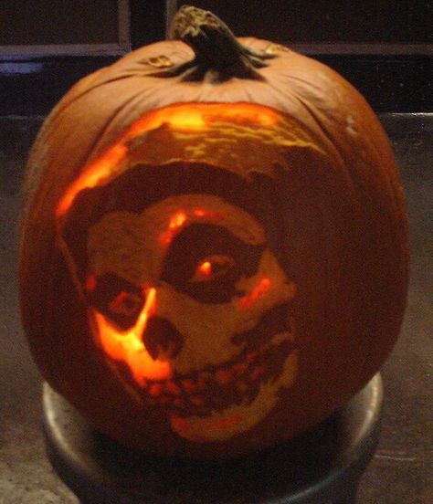 Misfits Pumpkin, Misfits Halloween, Crimson Ghost, Ghost Birthday, Danzig Misfits, Halloween Pumpkins Carvings, Pumpkin Ideas, Halloween Aesthetic, Halloween Art