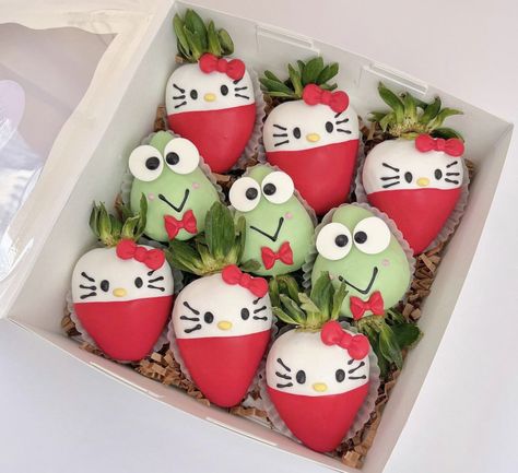 Toy Story Strawberries, Anime Chocolate Covered Strawberries, Stitch Strawberry Chocolate, Hello Kitty Strawberries, Chocolate Covered Strawberries Animals, Frog Chocolate Covered Strawberries, Sanrio Chocolate Covered Strawberries, Hello Kitty Chocolate Strawberries, Kawaii Chocolate Covered Strawberries