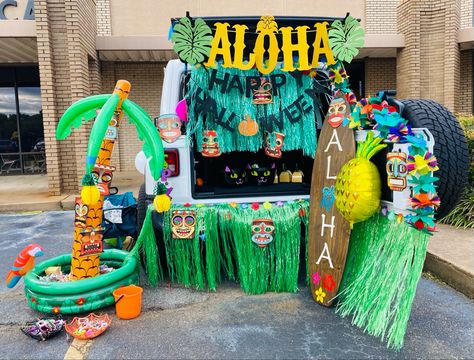 Trunk Or Treat Luau Theme, Trunk Or Treat Ideas Hawaiian, Island Trunk Or Treat, Aloha Trunk Or Treat, Hawaiian Theme Trunk Or Treat, Luau Trunk Or Treat Ideas, Flamingo Trunk Or Treat, Hawaiian Trunk Or Treat, Lilo And Stitch Trunk Or Treat Ideas