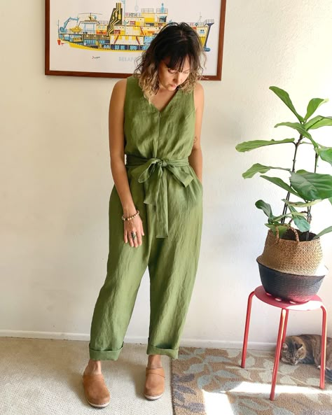 • Page 2 of 4 • Mindfully creating a handmade wardrobe Peppermint Jumpsuit, Linen Jumpsuit Pattern, Diy Jumpsuit Pattern, Jumpsuit Pattern Free, Jumpsuit Pattern Sewing, Romper Pattern, Linen Romper, Handmade Wardrobe, Jumpsuit Pattern