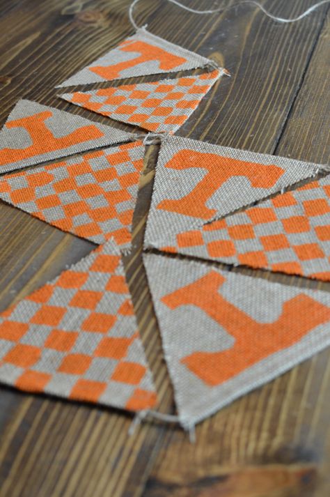 Vols Decor, Ut Football, Rocky Top Tennessee, Tn Vols, Football Tailgate, Go Vols, Tennessee Vols, Tennessee Football, Football Tips