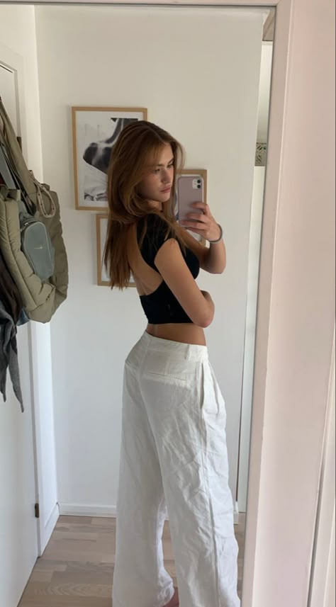 Outfit Sporty Outfit Ideas, Lots Of Followers, Denise Mercedes, Famous On Instagram, Scandinavian Outfit, Pictures People, Linen Pants Outfit, Filmy Vintage, Sporty Outfit