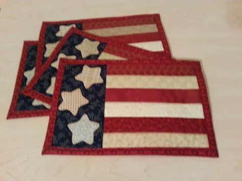 Patriotic Mug Rugs: Patriotic Mug Rugs, Rug Mugs, Flag Quilts, Liberty Quilt, Patriotic Cards, Small Quilt Projects, Rugs Ideas, Mug Rug Patterns, Rug Patterns