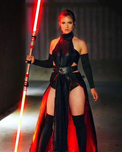 Jedi Costume Female, Female Darth Vader Costume, Star Wars Women Costume, Star Wars Cosplay Women, Sith Costume, Jedi Princess, Sith Cosplay, Disfraz Star Wars, Darth Vader Costumes