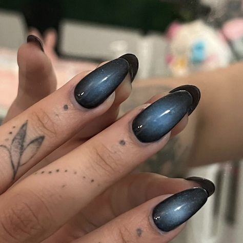 Grey Gel X Nails, Navy Aura Nails, Romantic Goth Nails, Dark Aura Nails, Rock Nails Grunge, Nail Art Goth, Blue Nails Dark, Blue Aura Nails, Dark Acrylic Nails