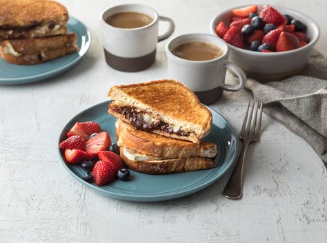 Brie Grilled Cheese, Blueberry Bread Pudding, Almond Flour Waffles, Cheese Dreams, Lemon Blueberry Bread, Blueberry Bread, Grilled Cheese Recipes, Vegetarian Cooking, Cheese Sandwiches