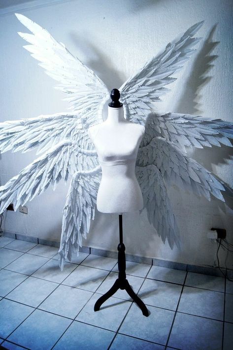 Wings For Cosplay, Angelic Wings, Cosplay Wings, Angel Costume, White Wings, Cosplay Diy, Fantasias Halloween, Alam Yang Indah, Art Poses