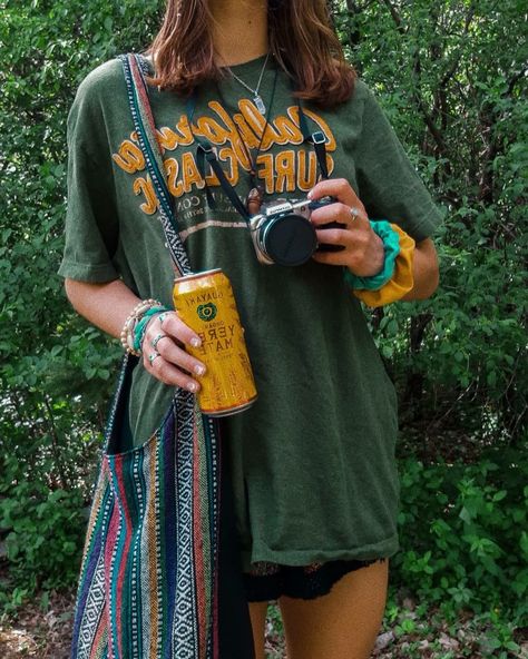 Nature Aesthetic Style, Retro Granola Aesthetic, Hippy Outfits Summer, Indie Granola Aesthetic, Colorado Aesthetic Outfits Summer, Hippieish Outfits, Earthcore Outfits Aesthetic, Nature Hippie Aesthetic, Granola Girl Summer Aesthetic