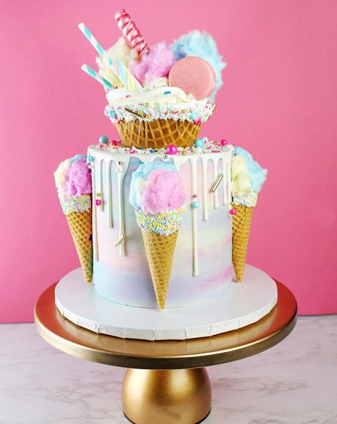 Cotton Candy Ice Cream Cake Ice Cream Party Cake, Ice Cream Birthday Party Theme, Brazilian Summer, Creative Ice Cream, Cotton Candy Ice Cream, Cotton Candy Cakes, Cupcakes Design, Ice Cream Cone Cake, Candy Ice Cream