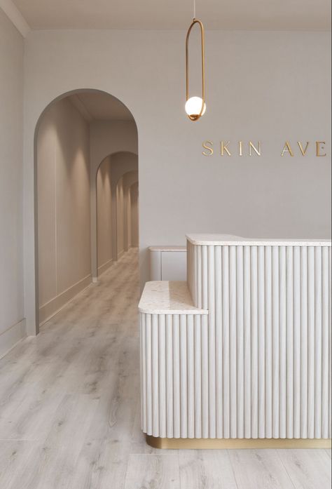 Esthetician Room Decor, Dental Office Design Interiors, Esthetics Room, Spa Room Decor, Spa Interior Design, Salon Suites Decor, Esthetician Room, Clinic Interior Design, Spa Interior