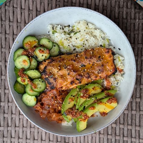 sticky miso salmon bowl Sticky Miso Salmon Bowl, Miso Salmon Bowl, Miso Glazed Salmon, Miso Salmon, Spicy Corn, 2024 Recipes, Salmon Bowl, Salmon Sushi, Buddha Bowls