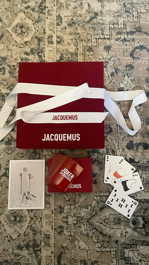 #merrychristmasjacquemus #jacquemus #merrychristmas #playingcards #designerbag #christmaseve #christmas #family #presents #gifts Christmas Luxury Gifts, Brand Postcard Design, Pr Gift, Jacquemus Packaging, Pr Gifts, Pr Packaging, Influencer Pr Packages Aesthetic, Christmas Campaigns By Brands, Pr Packages Aesthetic