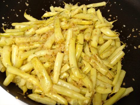 Canned Wax Beans Recipes, Fresh Yellow Bean Recipes, Wax Beans Recipes Yellow, Wax Bean Recipes, Wax Beans Recipes, Rue Sauce, Yellow Beans Recipe, French Green Bean Recipes, Skillet Suppers