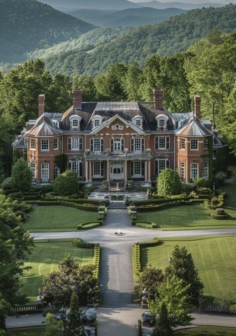 Large Estate Mansions, Old Mansion Exterior, Victorian Mansion Exterior, Mansion With Garden, European Mansion, Manor Aesthetic, Elegant Mansion, Huge Mansions, Future Mansion