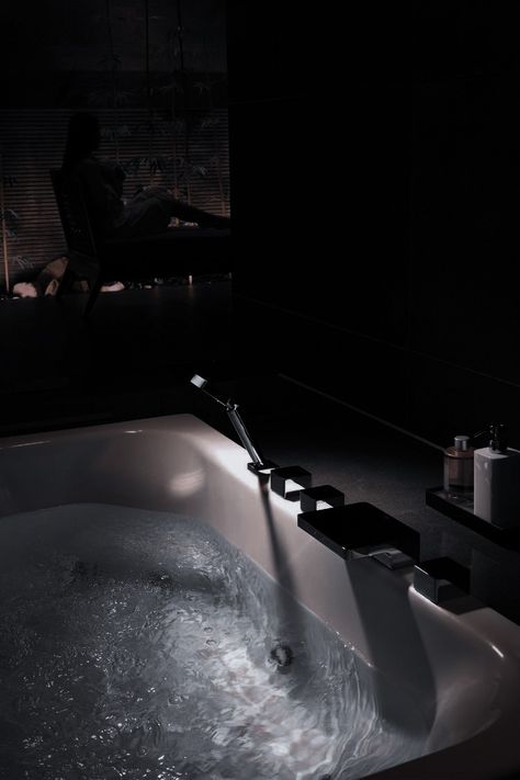 Bathroom Gloomy Aesthetic, Bathroom Dark, Dark Bathrooms, Aesthetic Bathroom, Night Scenery, Dream House Interior, Night Aesthetic, Dark Aesthetic, House Ideas