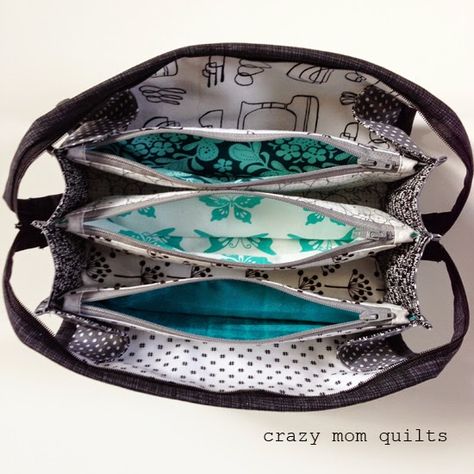 crazy mom quilts: sew together bag (with modifications) Sew Together Bag, Scrap Projects, Crazy Mom, Zippered Bag, Sewing Purses, Vanity Case, Bags Tutorial, Purse Patterns, Tote Bag Purse