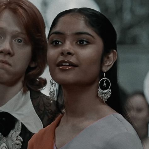 padma patil aesthetic icon Golden Era Aesthetic, Ravenclaw Prefect, Padma Patil, Parvati Patil, Harry Potter Golden Trio, Harry Potter Script, Harry Potter People, Shifting To Hogwarts, Gryffindor Aesthetic