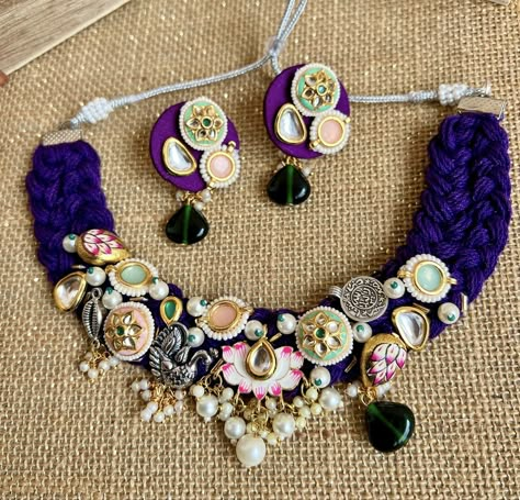 Moti Sets Jewellery, Flower Jewelry Designs, Hand Embroidered Jewelry, Diy Earrings Easy, Diy Jewellery Designs, Diy Fabric Jewellery, Art Jewelry Design, Handmade Clay Jewelry, Antique Jewellery Designs