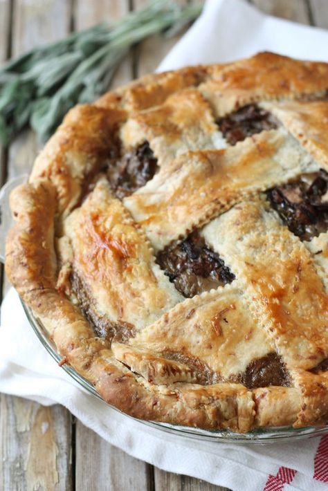 Wild Mushroom Recipes, Dinner Pies, Mushroom Pie, Savory Pastry, Wild Mushroom, Sweet Pie, Savory Pie, Savory Recipes, Wild Mushrooms