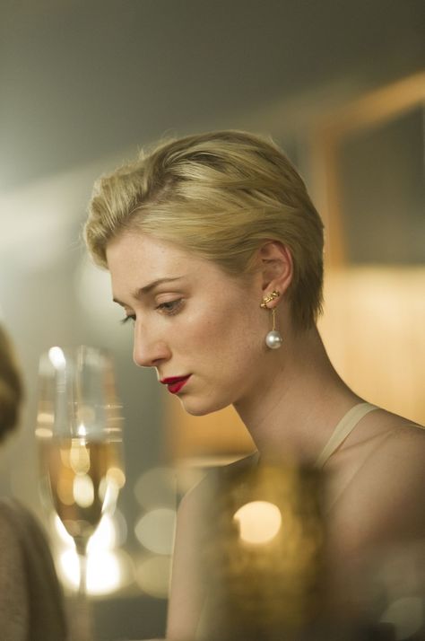 Elizabeth Debicki Hair, Androgynous Haircut, Elizabeth Debicki, Fragrances For Women, Sisterlocks, New Fragrances, Grow Out, Pixie Hairstyles, Mode Inspiration