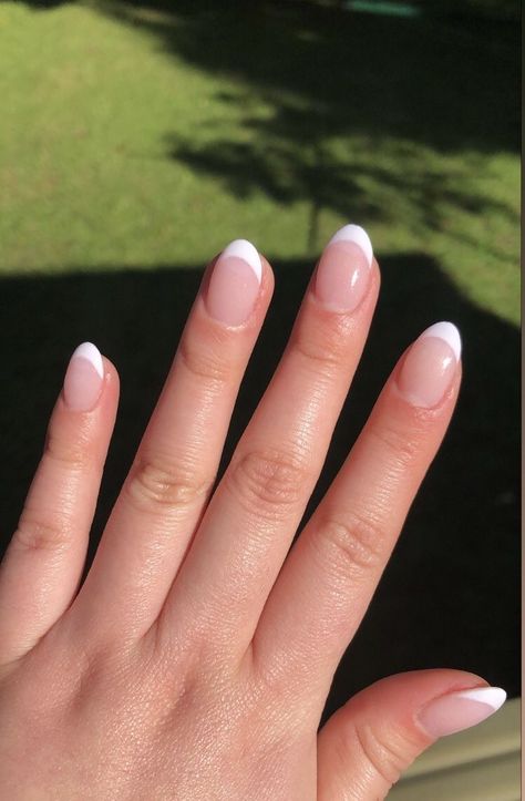 Small Round French Tip Nails, Short Simple Nails French Tip, Back To School Nails Acrylic Oval, Short Oval White French Tip Nails, Short Oval Nails With French Tip, Simple Nails White Tip, Short Round White Tip Nails, Natural Acyrilics Nails Short, French Short Round Nails