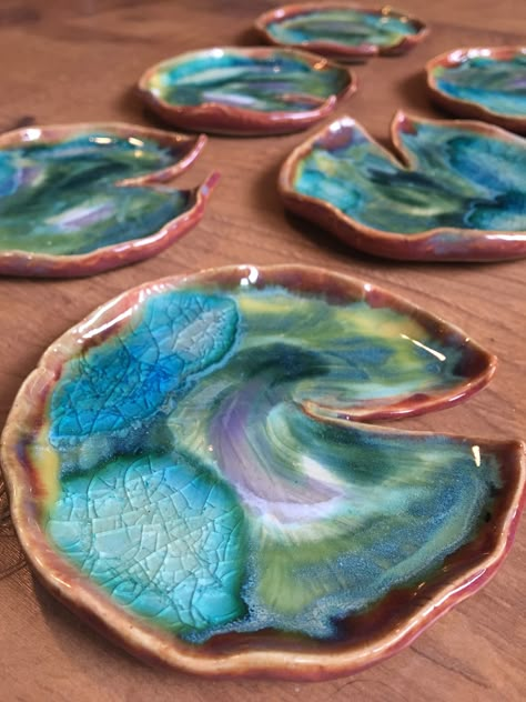 Lily Pad Sculpture, Monet Ceramics, Lily Pad Plate, Monet Inspired, Ceramic Cafe, Handmade Ceramic Planters, Beginner Pottery, Keramik Design, Garden Pottery