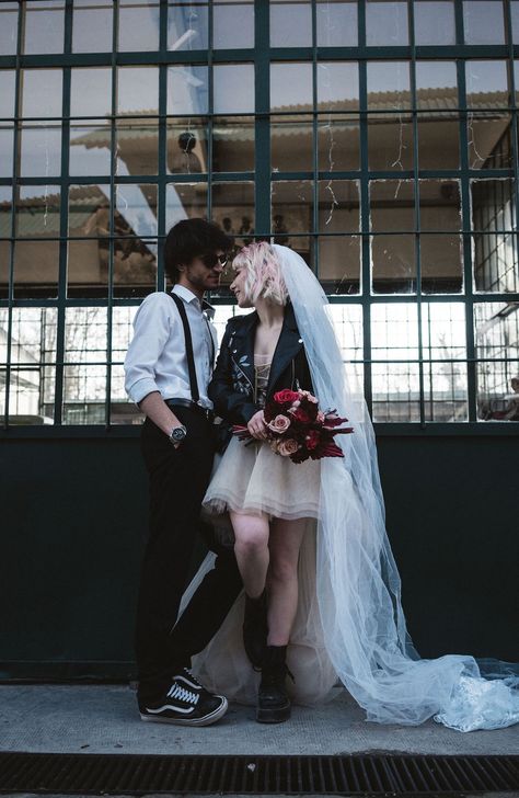 Edgy wedding photos from our blog 'Modern Industrial Wedding in Turin, Italy' Photo by Giada Joey Cazzola Wedding Dresses Rock Style, Rocker Chic Wedding Dress, Rocker Chic Wedding, Edgy Wedding Suit, Edgy Elopement Dress, Alt Wedding Outfits, Wedding Hair Edgy, Edgy Wedding Dress Rockers, Punk Wedding Photos