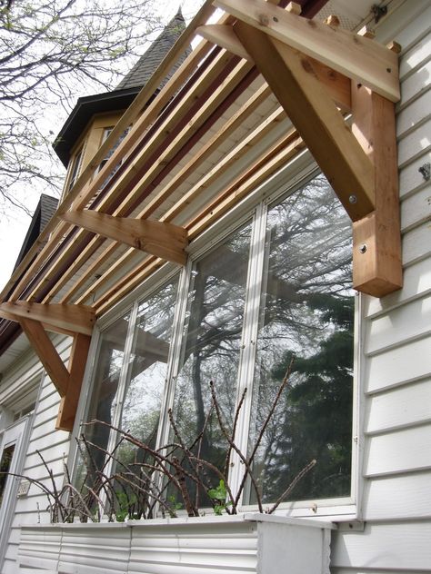 Horizontal Slat Awning (all wood) Window Pergolas, Awning Over Door, Diy Window Shades, Awning Ideas, Diy Awning, House Awnings, Window Canopy, Window Awning, Backyard Canopy