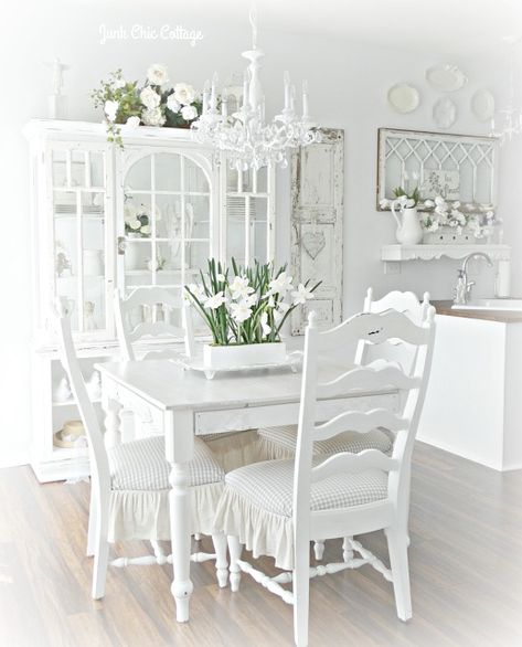 Shabbilicious Sunday – Junk Chic Cottage - Shabby Art Boutique Junk Chic Cottage, Muebles Shabby Chic, Shabby Chic Dining Room, Styl Shabby Chic, Chic Dining Room, Shabby Chic Dining, Shabby Chic Living, Shabby Chic Room, Shabby Chic Living Room