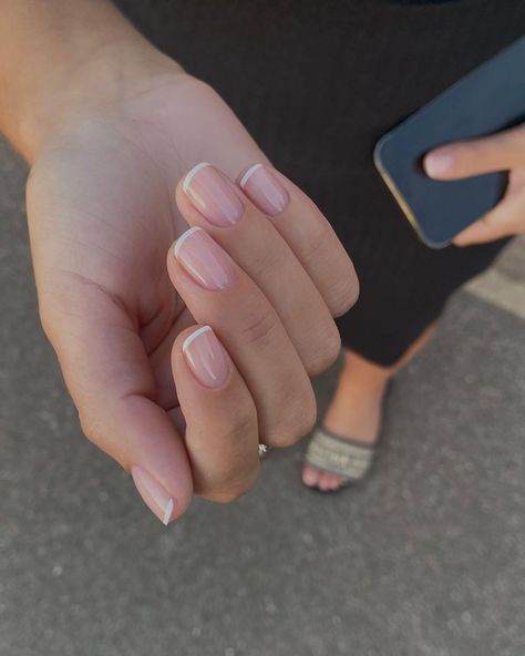 40 Trendy Spring Short Nails to Inspire You Basic Short Gel Nails, Short Square Natural Nail Ideas, Simple French Nails Square, French Tip Short Natural Nails, Basic Short Square Nails, Basic Gel Manicure, Squoval French Nails, Squoval Nails French Tip, French Tip Natural Nails Short