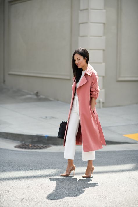 Pink Coat Outfit, Look Adidas, Estilo Indie, Style Lookbook, Skandinavian Fashion, Working Women, Winter Work, Career Fashion, Coat Outfit