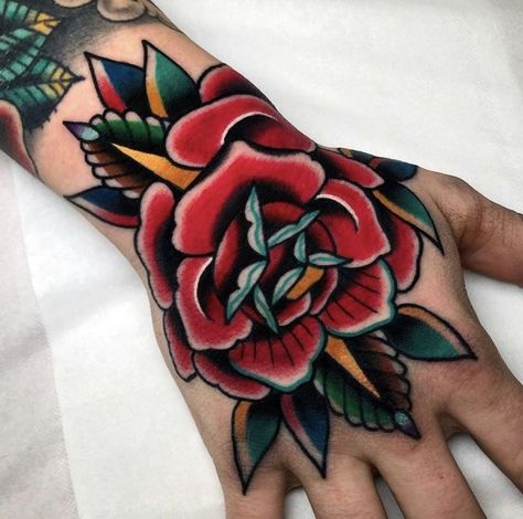 Old School Rose, Traditional Tattoo Old School, Rose Hand Tattoo, Rose Tattoos For Men, Knuckle Tattoos, Skeleton Hand Tattoos, Traditional Tattoo Sleeve, Old School Tattoos, Omerta Tattoo