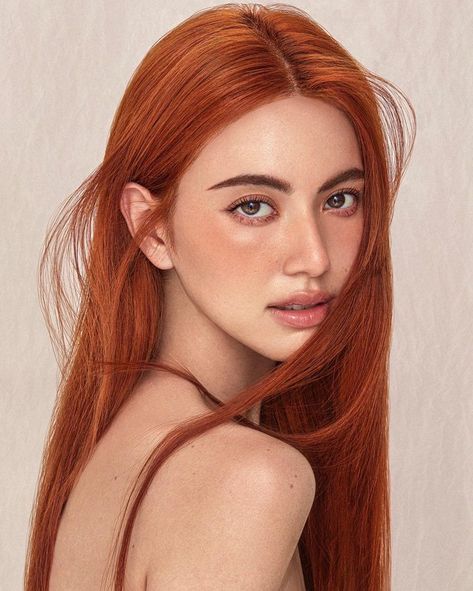 @davikah • Fotos e vídeos do Instagram Mai Davika, Davika Hoorne, Glam Makeup Look, Face Pictures, Hair Stylies, Watercolor Art Lessons, Copper Hair, Dream Hair, Ginger Hair