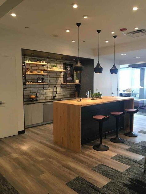 Modern Breakroom, Office Break Room Ideas Small Spaces, Breakroom Design, Work Break Room, Modern Office Kitchenette, Small Breakroom Ideas, Office Kitchen Design Break Room, Office Pantry Ideas, Office Pantry Design