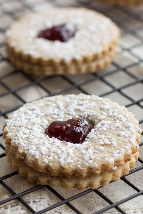 Linzer Torte Cookies, Raspberry Linzer Cookies, Linzer Cookies Recipe, Beach House Kitchen, Cookie Sandwich, Cheesecake Mini, Linzer Cookies, Raspberry Almond, The Beach House