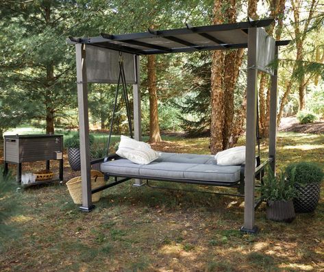 Backyard Seating Ideas, Outdoor Swings, Pergola Decorations, Backyard Swings, Pergola Swing, Swing Bed, Backyard Seating, Patio Pergola, Front Yard Design