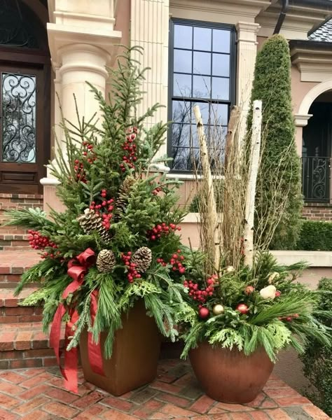 Outdoor Christmas Tree Planters, French Christmas Wreath, Christmas Container Ideas, Porch Pots, Winter Planters, Christmas Urns, Outdoor Christmas Planters, Holiday Planter, Outside Christmas Decorations