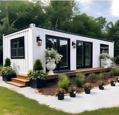 Modern Mexican Home, Tiny Container House, Building A Container Home, Container House Plans, Casa Container, Shipping Container House, Prefabricated Houses, Tiny Cabin, Container House Design