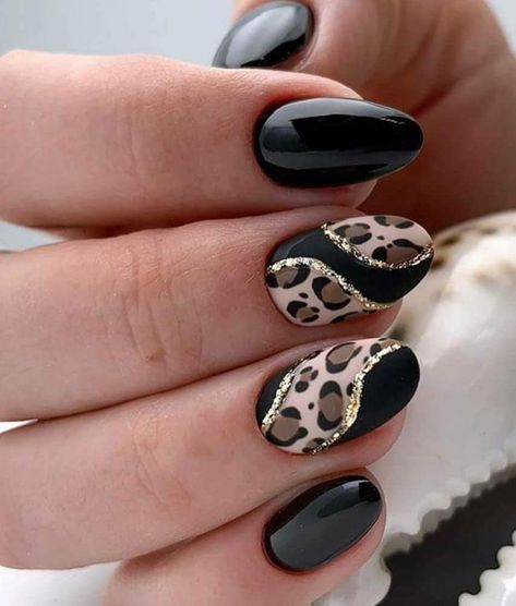 Cheetah Gel Nail Designs, Animal Print Nail Art Designs, Leopard Print Nails Short, Nail Designs Cheetah Print, Leopard Accent Nail, Leopard Print Nail Designs, Animal Print Nail Designs, Nail Art Leopard, Animal Print Nail Art