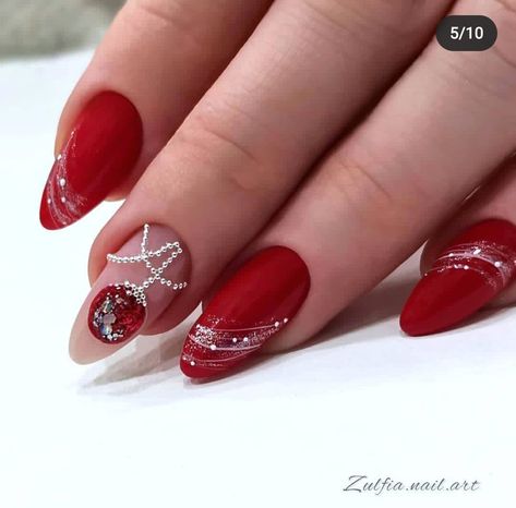 Bridal Nails Designs, Nail Art Noel, Nail Pics, Red Christmas Nails, Fancy Nails Designs, Christmas Gel Nails, Beautiful Nail Designs, New Year's Nails, Xmas Nails