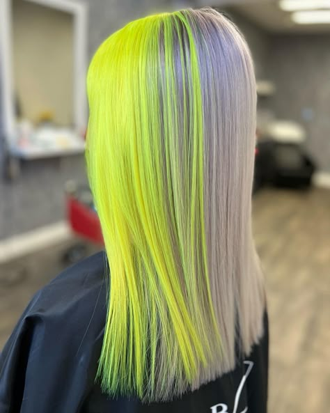 Neon Yellow Hair, Textured Bobs, Colored Hairstyles, Neon Green Hair, Two Color Hair, Easy Hair Color, Yellow Hair Color, Character Customization, Hair Colorful