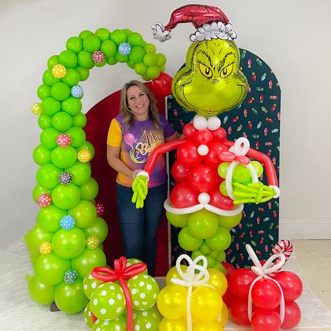 Balloon Grinch Tree, Grinch Balloon Christmas Tree, Grinch Tree Balloons, Grinch Balloon Decorations, Grinch Balloon Tree, Grinch Balloon Garland, Grinch Balloon Arch, Grinch Balloons, Gold And Silver Christmas