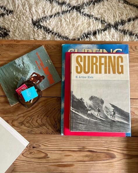 Surf Room, College House, Beachy Room, Mid Century Modern Bedroom, Surf House, Surf Shack, Future Apartment, Beach Apartment, Room Aesthetic