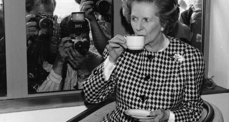 Thatcher enjoys a cup of tea at the opening of a motorway service area in 1987. Photograph: Keystone/Getty Images Celebrities Drinking, Jim Butler, Cafe Pics, People Drinking, Star Cafe, Iron Lady, The Iron Lady, Coffee Barista, Serge Gainsbourg