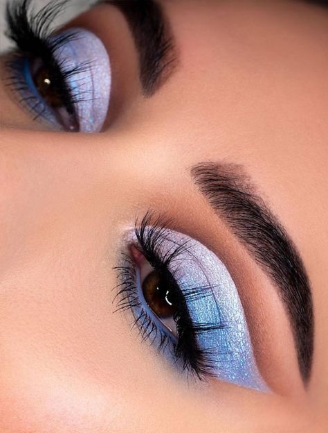 Blue Eyeshadow Makeup, Monochromatic Makeup, Eye Makeup Images, Blue Makeup Looks, Glitter Makeup Looks, Glitter Highlight, Prom Eye Makeup, Makeup Drawing, Cute Eye Makeup