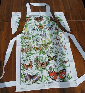 LinsArt: Easy Apron Linen Crafts, Pretty Aprons, Easy Apron, Apron Pattern Free, Apron Sewing, Vintage Aprons, Diy Apron, Senior Center, Tea Towel Apron