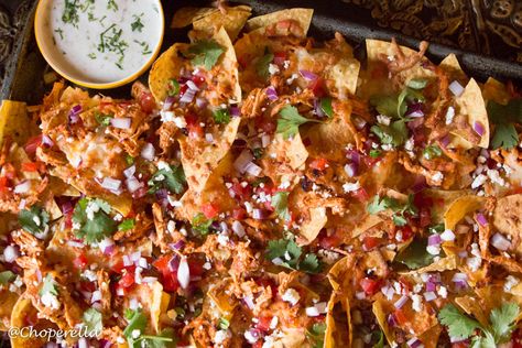 Nachos With Cheese, Game Time Snacks, Cheese Nachos, Mexican Dinner Recipes, Chicken Nachos, New Year's Food, Pakistani Food, Air Fryer Recipes Healthy, Perfect Game