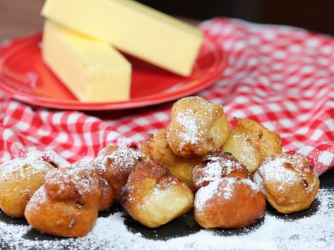 Deep Fried Butter Recipe: How to Make Deep Fried Butter for Breakfast - Thrillist Steak Tips Recipe, Deep Fried Butter, Avoiding Eye Contact, Fried Butter, Wisconsin State Fair, Deep Fried Recipes, Fair Foods, Deep Fried Appetizers, Steak Tips